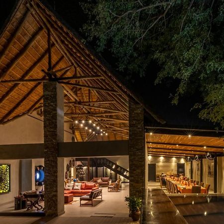 Chobe River Lodge Касане Экстерьер фото