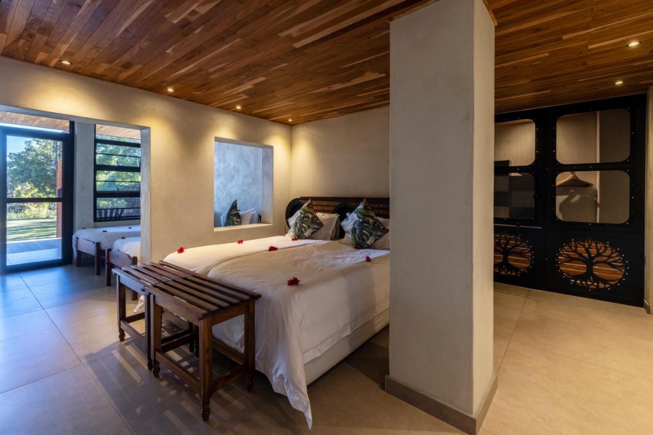 Chobe River Lodge Касане Экстерьер фото