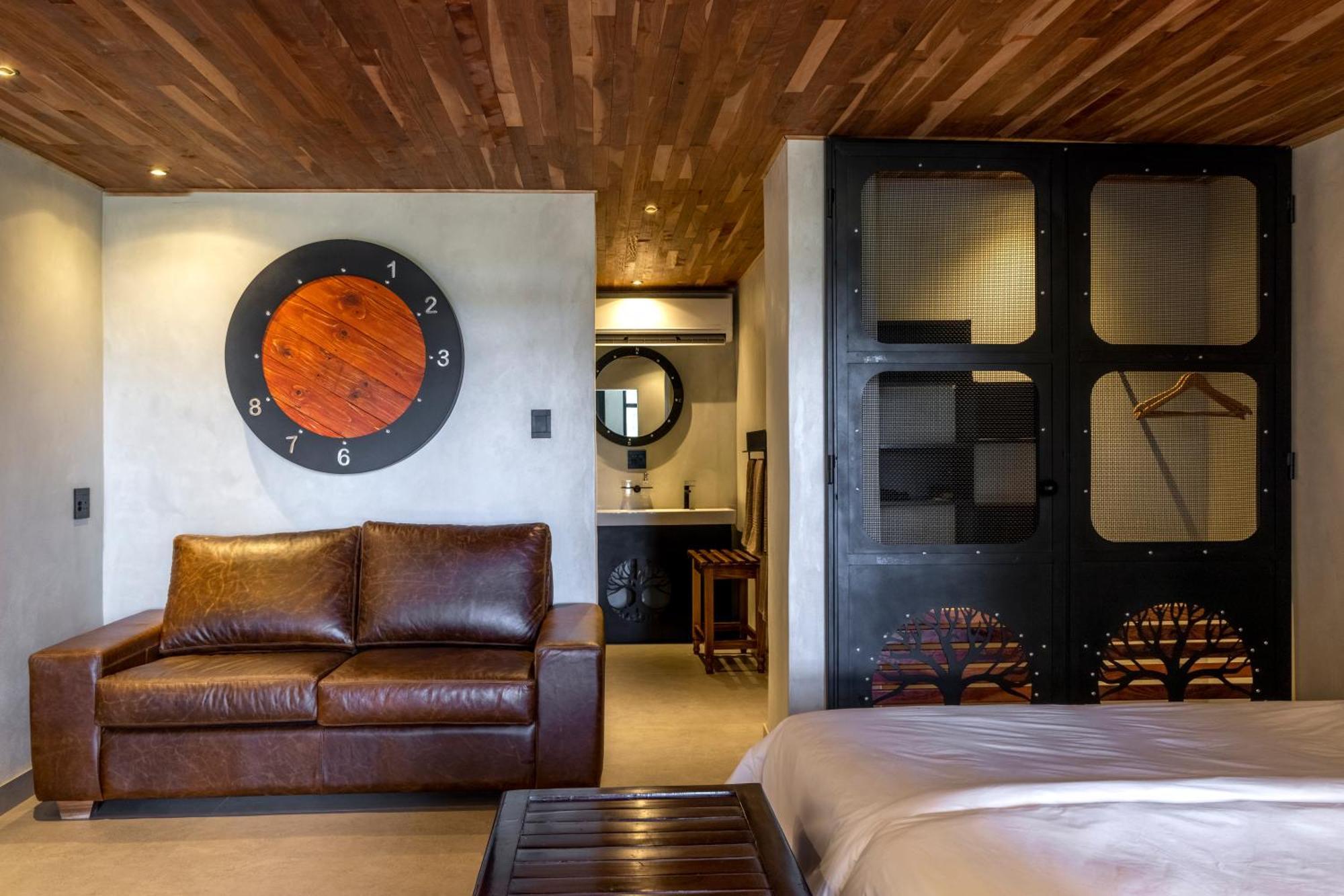 Chobe River Lodge Касане Экстерьер фото