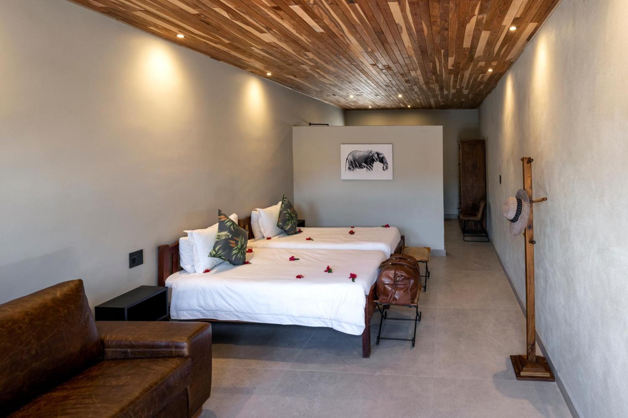 Chobe River Lodge Касане Экстерьер фото