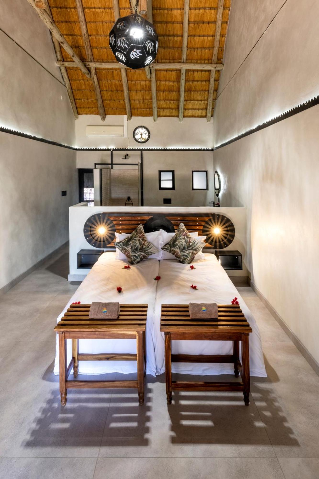 Chobe River Lodge Касане Экстерьер фото